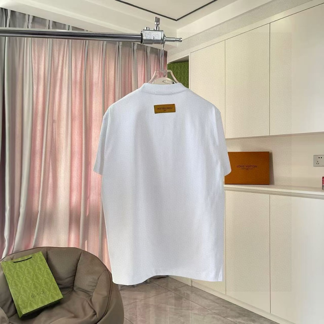 P70 1V*2026夏季新款 个性字母logo印花 定制面料300g 短袖T恤 男女同款 尺码：S M L XL XXL 五个码 颜色：黑色 白色 绿色 紫色