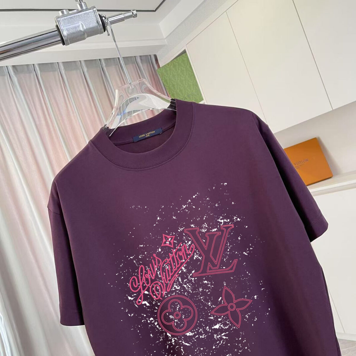 P70 1V*2026夏季新款 个性字母logo印花 定制面料300g 短袖T恤 男女同款 尺码：S M L XL XXL 五个码 颜色：黑色 白色 绿色 紫色