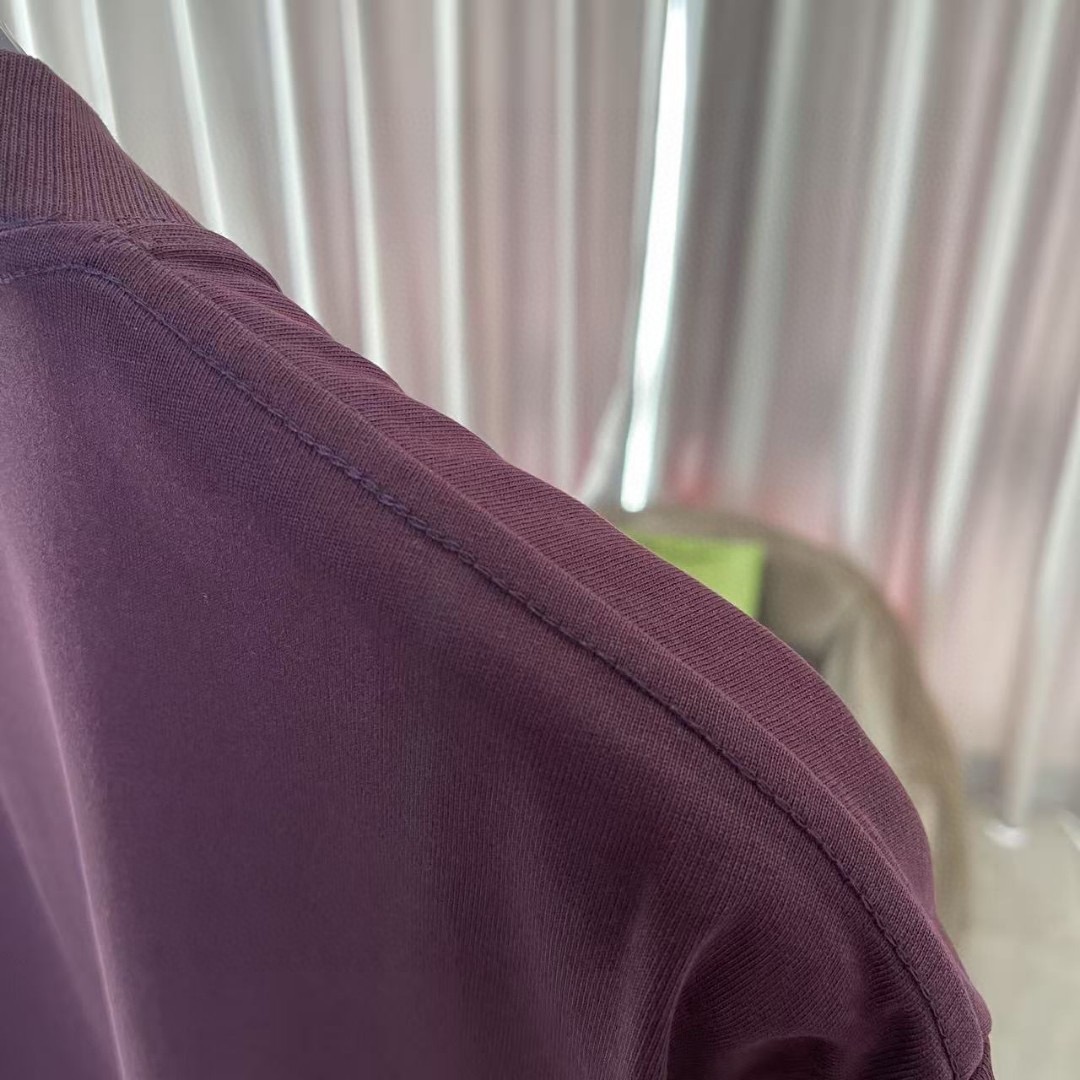 P70 1V*2026夏季新款 个性字母logo印花 定制面料300g 短袖T恤 男女同款 尺码：S M L XL XXL 五个码 颜色：黑色 白色 绿色 紫色