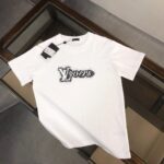 weigou_179578_0_bf63d51064 P75 💥 Louis vuitton/LV 路易威登 夏季新款圆领短袖T恤!270克重磅高端纯棉面料,手感质感都极完美!修身裁剪设计干净利落!时尚又好看!走线做工非常精致!版型效果超赞!而且透气性能超强!任何年龄阶段都可轻松驾驭,男士衣橱里必备的单品。 颜色: 米白 黑色 码数:M-3XL (下单请报身高体重)