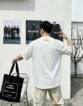 weigou_179695_8_b5b400b91f P75 1v~ Lv路易logo刺绣字母 《区别通货面料》7a抗菌短袖tee 上身十分舒适,男女同款半袖,落肩宽松版型 颜色: 黑色 白色 咖啡色 尺码:S(90-130斤) M(125-150斤) L(135-165斤) XL(160-190斤) XXL(185-220斤)
