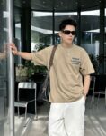 P75 1v～ Lv路易logo刺绣字母 《区别通货面料》7a抗菌短袖tee 上身十分舒适，男女同款半袖，落肩宽松版型 颜色: 黑色 白色 咖啡色 尺码：S（90-130斤） M（125-150斤） L（135-165斤） XL（160-190斤） XXL（185-220斤）
