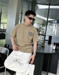 P75 1v～ Lv路易logo刺绣字母 《区别通货面料》7a抗菌短袖tee 上身十分舒适，男女同款半袖，落肩宽松版型 颜色: 黑色 白色 咖啡色 尺码：S（90-130斤） M（125-150斤） L（135-165斤） XL（160-190斤） XXL（185-220斤）