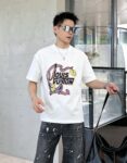 P75 1v*路易 厚板滴胶+印花工艺 《区别通货面料》双纱纯棉上衣 7a抗菌短袖tee 上身十分舒适，男女同款半袖，落肩宽松版型 颜色: 黑色 白色 咖啡色 尺码：S（90-130斤） M（125-150斤） L（135-165斤） XL（160-190斤） XXL（185-220斤）