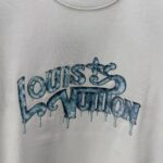 P75 LOUIS* 路易LV* 2026春夏新款短袖T恤 定制纯棉字母logo厚板 颜色：黑色 白色 深蓝 深红 码数：S M L XL XXL