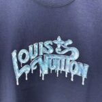 P75 LOUIS* 路易LV* 2026春夏新款短袖T恤 定制纯棉字母logo厚板 颜色：黑色 白色 深蓝 深红 码数：S M L XL XXL