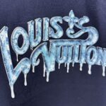 P75 LOUIS* 路易LV* 2026春夏新款短袖T恤 定制纯棉字母logo厚板 颜色：黑色 白色 深蓝 深红 码数：S M L XL XXL
