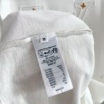 P75 款号TM1038 LV路易威登字母大标logo图案刺绣圆领短袖 面料：280克32支双纱纯棉面料 工艺：重工精梳棉 螺纹同缸同色 整体不会有色差 当下热度爆款 男女情侣款 定制原版一致辅料 三标齐全 os宽松版型 最大可穿到200斤左右 颜色：黑色 白色 尺码：S M L XL