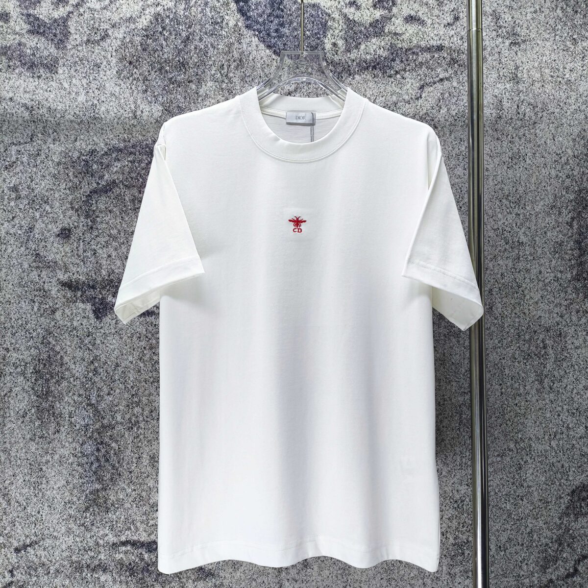 weigou_180690_1_88ecfe7090 P75 DIOR* 迪奥* 2026新款 精致绣花小logo 300g短袖t恤 宽松版型男女同款 尺码 S M L XL XXL 黑色 白色 紫色 湖水绿