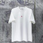 weigou_180690_1_88ecfe7090 P75 DIOR* 迪奥* 2026新款 精致绣花小logo 300g短袖t恤 宽松版型男女同款 尺码 S M L XL XXL 黑色 白色 紫色 湖水绿