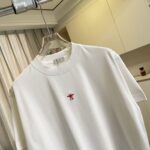 P75 Dio 迪奥2026夏季新款 个性字母logo绣花 短袖T恤 定制面料300g 男女同款 颜色：黑色 白色 绿色 紫色 尺码: S M L XL XXL 五个码