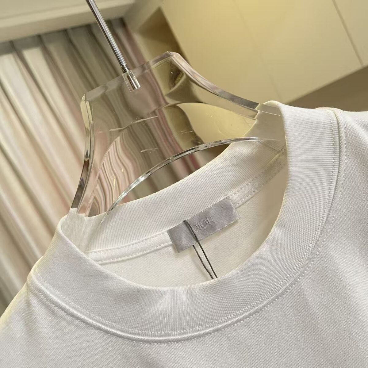 P75 Dio 迪奥2026夏季新款 个性字母logo绣花 短袖T恤 定制面料300g 男女同款 颜色：黑色 白色 绿色 紫色 尺码: S M L XL XXL 五个码