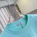 P75 Dio 迪奥2026夏季新款 个性字母logo绣花 短袖T恤 定制面料300g 男女同款 颜色：黑色 白色 绿色 紫色 尺码: S M L XL XXL 五个码