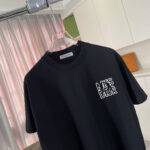weigou_181355_2_6ff725c05c P70 Dio 迪奥2026夏季新款 个性字母logo印花 短袖T恤 定制面料300g 男女同款 颜色:黑色 白色 绿色 紫色 尺码: S M L XL XXL 五个码