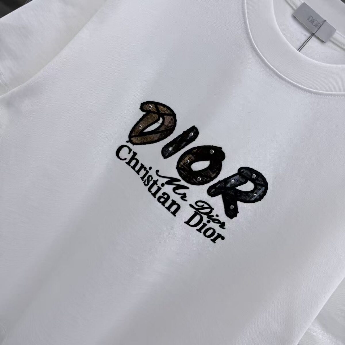 P80 DIO 2026秋冬新款 3D立体硅胶 360克圆领短袖 实物很棒 男女同款宽松版 尺码S M L XL XXL 五个码 黑色 白色 棕色
