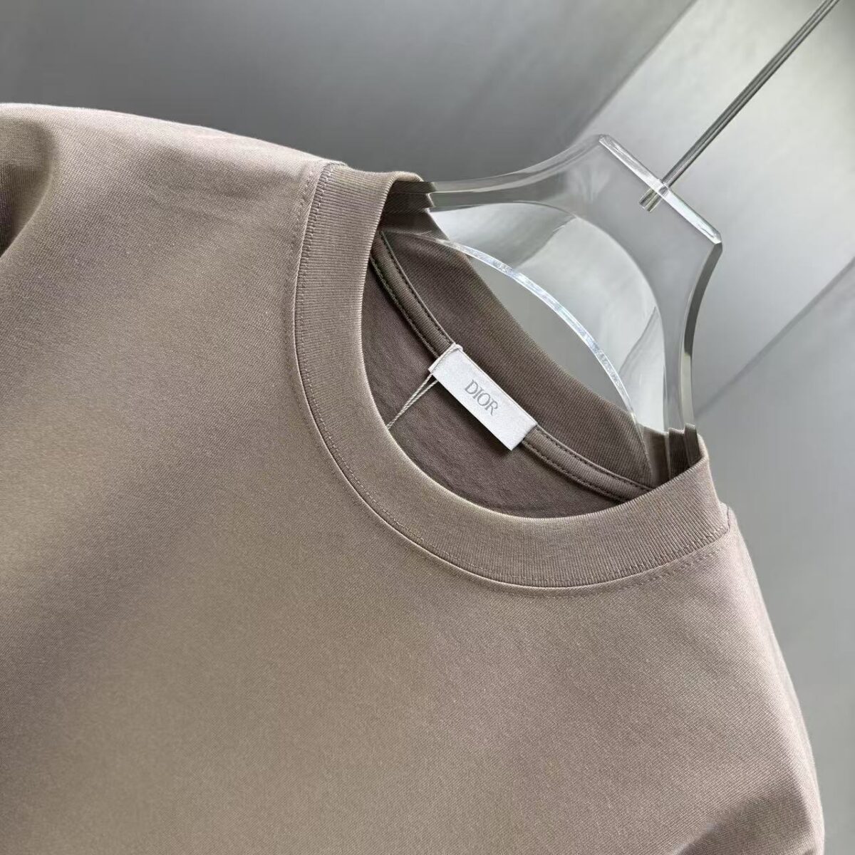 P70 Dior* 迪奥* 2026春夏新款短袖T恤 定制纯棉字母logo植绒 颜色：黑色 白色 棕色 深红 码数：S M L XL XXL