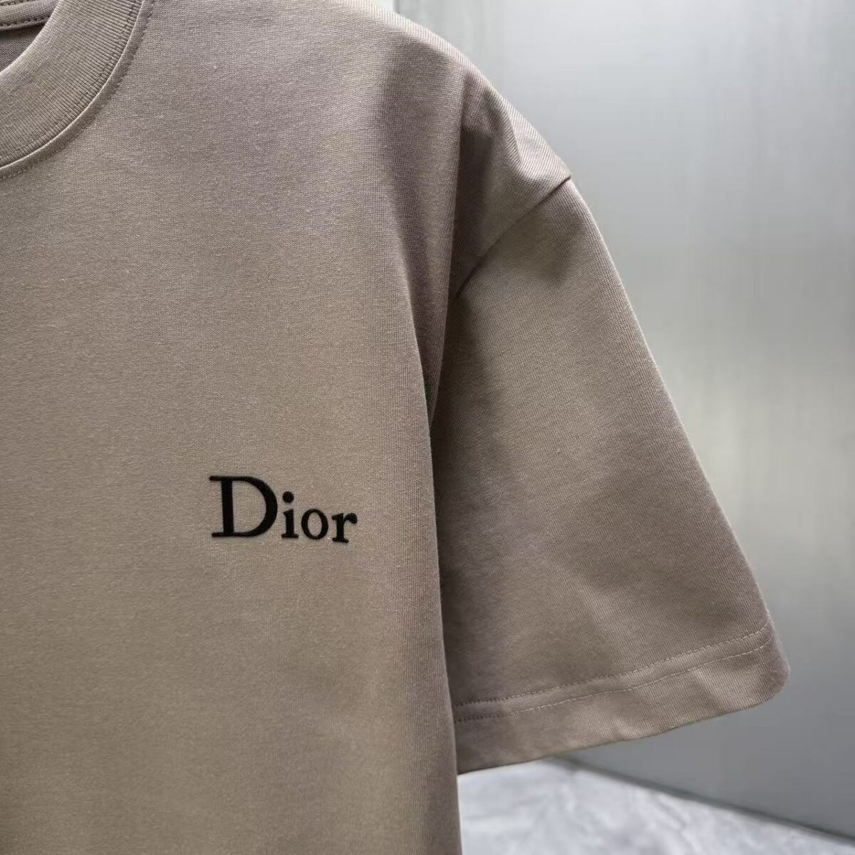 P70 Dior* 迪奥* 2026春夏新款短袖T恤 定制纯棉字母logo植绒 颜色：黑色 白色 棕色 深红 码数：S M L XL XXL