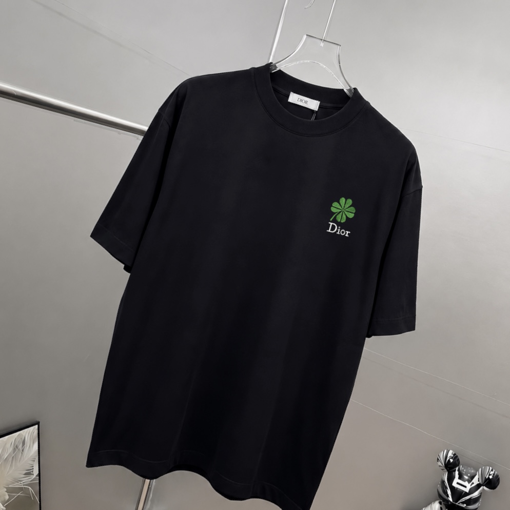 P75 Dio～胸前字母刺绣 《区别通货面料》 7a抗菌短袖tee 上身十分舒适，男女同款半袖，落肩宽松版型 颜色: 黑色 白色 咖啡色 尺码：S（90-130斤） M（125-150斤） L（135-165斤） XL（160-190斤） XXL（185-220斤）