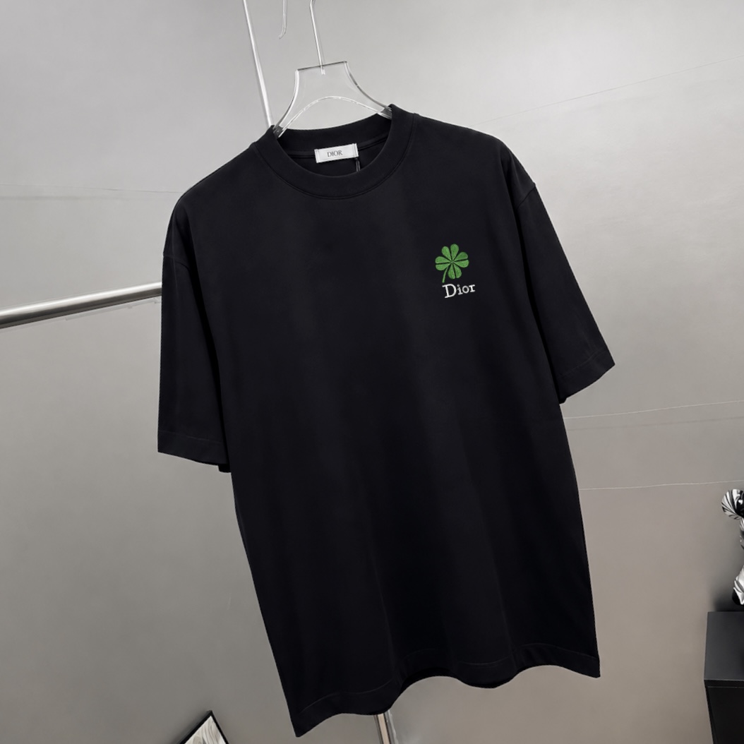 P75 Dio～胸前字母刺绣 《区别通货面料》 7a抗菌短袖tee 上身十分舒适，男女同款半袖，落肩宽松版型 颜色: 黑色 白色 咖啡色 尺码：S（90-130斤） M（125-150斤） L（135-165斤） XL（160-190斤） XXL（185-220斤）