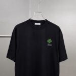 P75 Dio～胸前字母刺绣 《区别通货面料》 7a抗菌短袖tee 上身十分舒适，男女同款半袖，落肩宽松版型 颜色: 黑色 白色 咖啡色 尺码：S（90-130斤） M（125-150斤） L（135-165斤） XL（160-190斤） XXL（185-220斤）
