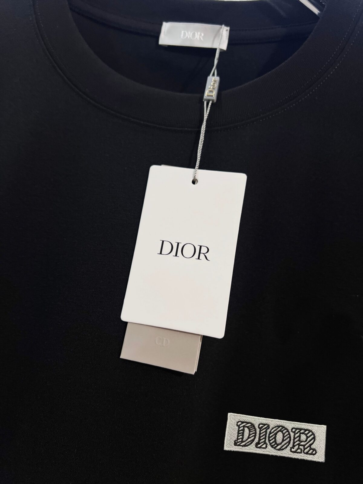 P80 DIOR/迪奥 高品质300克圆领短袖T恤 品牌经典 简约 小标🪡刺绣字母LOGO 2026ss早春官方同步 高版本 高品质 时尚个性 百搭潮流 套装 纯原品质 原版面料 吊牌 领标 水洗麦 三标齐全 颜色: 黑色.白色. 尺码：S M L XL