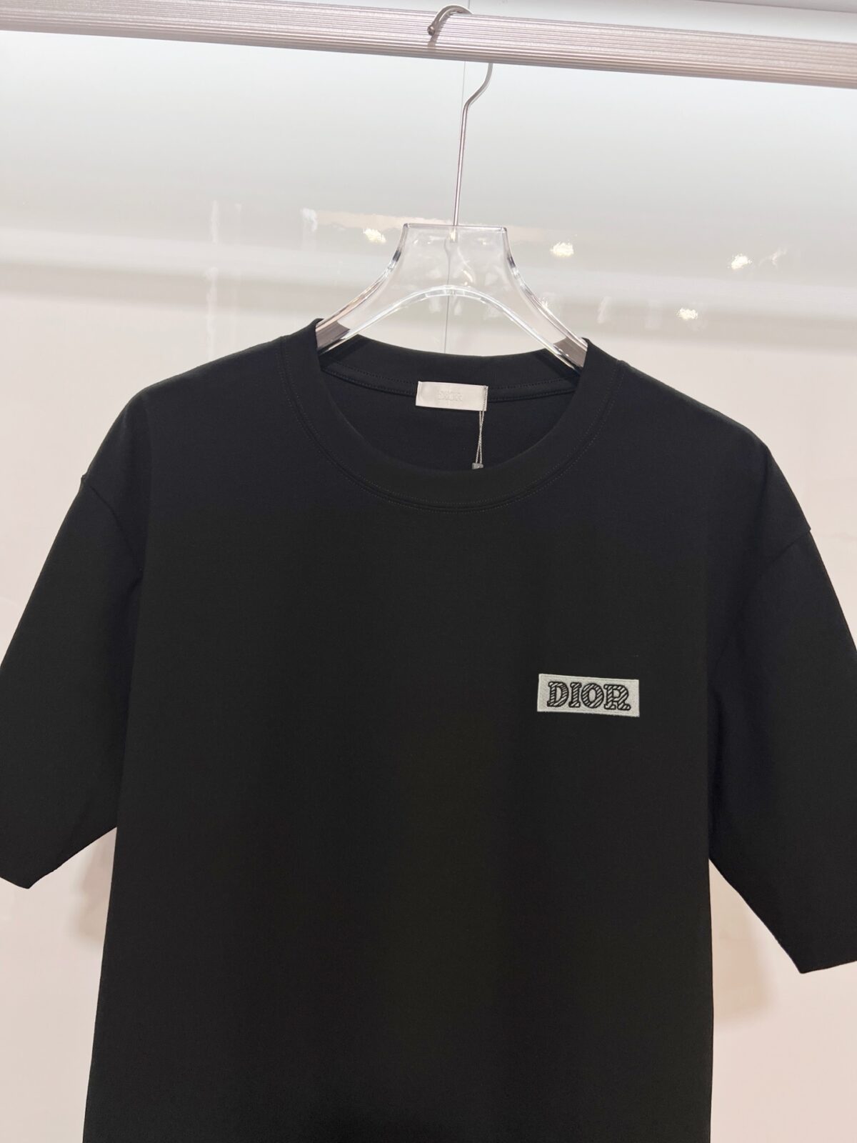 P80 DIOR/迪奥 高品质300克圆领短袖T恤 品牌经典 简约 小标🪡刺绣字母LOGO 2026ss早春官方同步 高版本 高品质 时尚个性 百搭潮流 套装 纯原品质 原版面料 吊牌 领标 水洗麦 三标齐全 颜色: 黑色.白色. 尺码：S M L XL