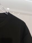 P80 DIOR/迪奥 高品质300克圆领短袖T恤 品牌经典 简约 小标🪡刺绣字母LOGO 2026ss早春官方同步 高版本 高品质 时尚个性 百搭潮流 套装 纯原品质 原版面料 吊牌 领标 水洗麦 三标齐全 颜色: 黑色.白色. 尺码：S M L XL