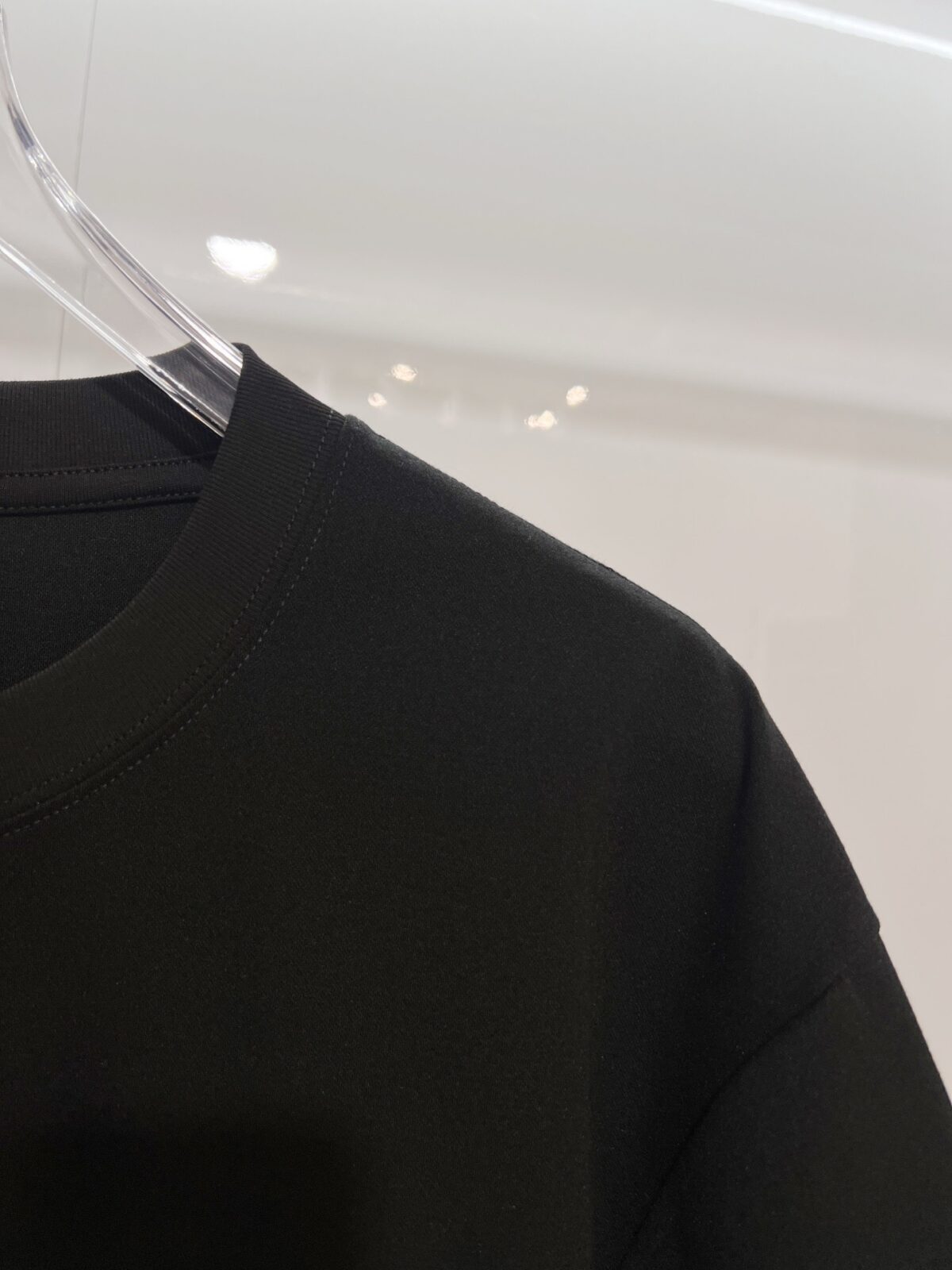 P80 DIOR/迪奥 高品质300克圆领短袖T恤 品牌经典 简约 小标🪡刺绣字母LOGO 2026ss早春官方同步 高版本 高品质 时尚个性 百搭潮流 套装 纯原品质 原版面料 吊牌 领标 水洗麦 三标齐全 颜色: 黑色.白色. 尺码：S M L XL