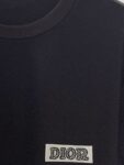 P80 DIOR/迪奥 高品质300克圆领短袖T恤 品牌经典 简约 小标🪡刺绣字母LOGO 2026ss早春官方同步 高版本 高品质 时尚个性 百搭潮流 套装 纯原品质 原版面料 吊牌 领标 水洗麦 三标齐全 颜色: 黑色.白色. 尺码：S M L XL