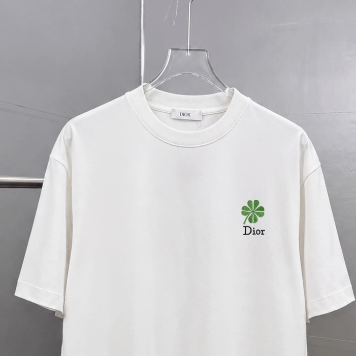 P75 Dio～胸前字母刺绣 《区别通货面料》 7a抗菌短袖tee 上身十分舒适，男女同款半袖，落肩宽松版型 颜色: 黑色 白色 咖啡色 尺码：S（90-130斤） M（125-150斤） L（135-165斤） XL（160-190斤） XXL（185-220斤）