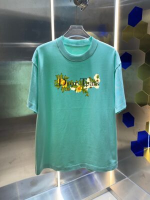 P70 Dio* 克里斯蒂迪奥 2026夏季新款 经典字母 印花工艺 休闲宽松 圆领短袖T恤 男女同款 吊牌 领标 洗水唛 三标齐全 颜色：黑色 白色 紫色 绿色 尺码: S M L XL XXL