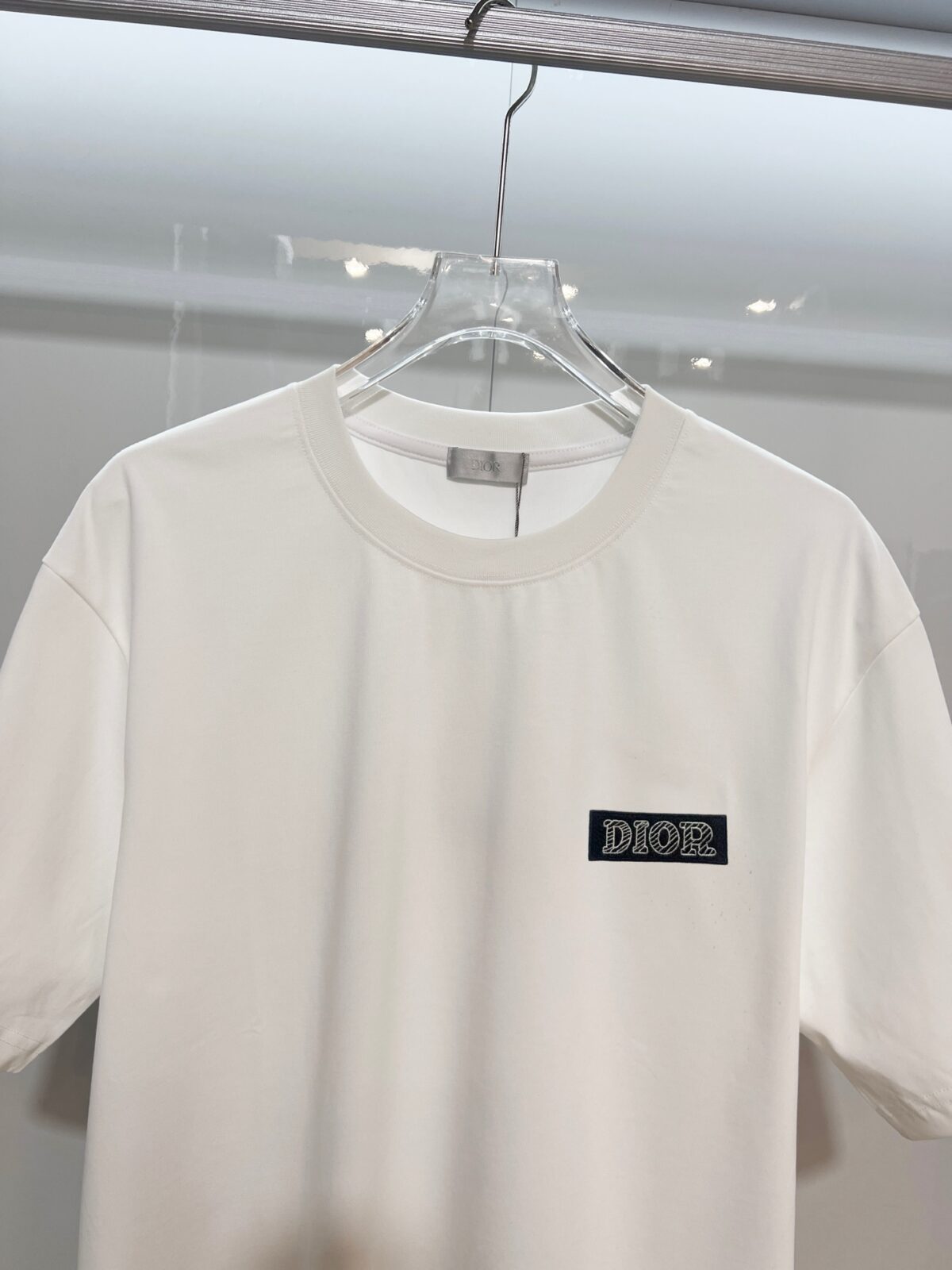 P80 DIOR/迪奥 高品质300克圆领短袖T恤 品牌经典 简约 小标🪡刺绣字母LOGO 2026ss早春官方同步 高版本 高品质 时尚个性 百搭潮流 套装 纯原品质 原版面料 吊牌 领标 水洗麦 三标齐全 颜色: 黑色.白色. 尺码：S M L XL