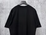 P70 【DIOR】迪奥 25ss 字母logoT恤短袖 重磅克重260g纯棉双纱面料 螺纹定织定染通肩拉条工艺增加衣物清洗寿命 触感舒适 品质上乘 全套辅料定制 三标齐全 上身超赞.宽松os版型 男女同款 各种身材都可轻松驾驭，值得入手的一件精品 认准版本。 尺码：XS-L