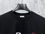 P70 【DIOR】迪奥 25ss 字母logoT恤短袖 重磅克重260g纯棉双纱面料 螺纹定织定染通肩拉条工艺增加衣物清洗寿命 触感舒适 品质上乘 全套辅料定制 三标齐全 上身超赞.宽松os版型 男女同款 各种身材都可轻松驾驭，值得入手的一件精品 认准版本。 尺码：XS-L