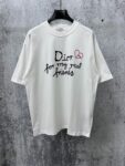 P70 【DIOR】迪奥 25ss 字母logoT恤短袖 重磅克重260g纯棉双纱面料 螺纹定织定染通肩拉条工艺增加衣物清洗寿命 触感舒适 品质上乘 全套辅料定制 三标齐全 上身超赞.宽松os版型 男女同款 各种身材都可轻松驾驭，值得入手的一件精品 认准版本。 尺码：XS-L