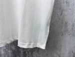 P70 【DIOR】迪奥 25ss 字母logoT恤短袖 重磅克重260g纯棉双纱面料 螺纹定织定染通肩拉条工艺增加衣物清洗寿命 触感舒适 品质上乘 全套辅料定制 三标齐全 上身超赞.宽松os版型 男女同款 各种身材都可轻松驾驭，值得入手的一件精品 认准版本。 尺码：XS-L