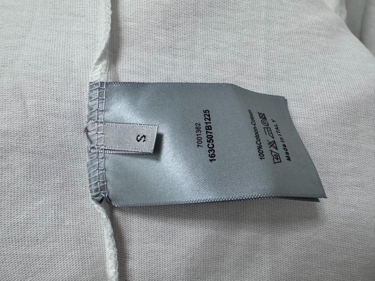 P70 【DIOR】迪奥 25ss 字母logoT恤短袖 重磅克重260g纯棉双纱面料 螺纹定织定染通肩拉条工艺增加衣物清洗寿命 触感舒适 品质上乘 全套辅料定制 三标齐全 上身超赞.宽松os版型 男女同款 各种身材都可轻松驾驭，值得入手的一件精品 认准版本。 尺码：XS-L