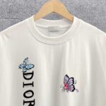 P80 Dir* 迪*奥 2026春夏新款 彩蝶字母logo印花工艺 简约大方 双纱定制平纹纯棉面料 短袖T恤 男女同款 颜色：黑色 白色 酒红色 尺码： S （90-130斤） M （120-150斤） L （140-165斤） XL （160-180斤） XXL （180-210斤）