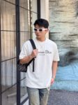 weigou_183282_8_068b3fb214 P80 dio~ 迪奥爆裂厚板滴胶 官方同款 《区别通货面料》 7A抗菌短袖tee 上身十分舒适,男女同款半袖,落肩宽松版型 颜色: 黑色 白色 咖啡色 尺码:S(90-130斤) M(125-150斤) L(135-165斤) XL(160-190斤) XXL(185-220斤)