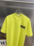 P80 Dio* 迪奥 2026春夏新款 经典字母立体烫钻工艺 简约大方 定制双纱平纹纯棉面料 短袖T恤 男女同款 尺码S M L XL XXL 五个码 黑色 白色 玫红 莹光绿