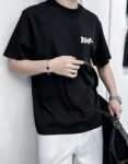 weigou_183665_7_78a5112854 P80 dio~ 迪奥logo字母厚板滴胶 《区别通货面料》 7A抗菌短袖tee 上身十分舒适,男女同款半袖,落肩宽松版型 颜色: 黑色 白色 咖啡色 尺码:S(90-130斤) M(125-150斤) L(135-165斤) XL(160-190斤) XXL(185-220斤)