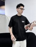 weigou_183665_8_917c40fb65 P80 dio~ 迪奥logo字母厚板滴胶 《区别通货面料》 7A抗菌短袖tee 上身十分舒适,男女同款半袖,落肩宽松版型 颜色: 黑色 白色 咖啡色 尺码:S(90-130斤) M(125-150斤) L(135-165斤) XL(160-190斤) XXL(185-220斤)