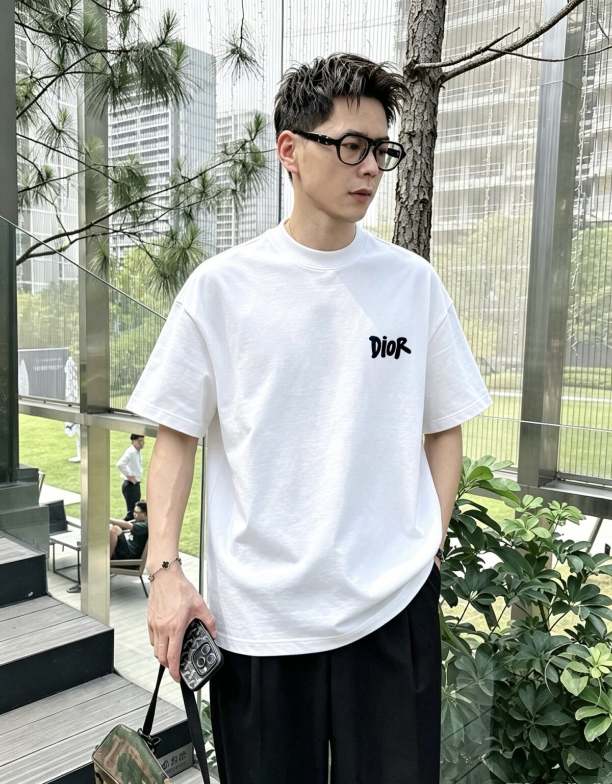 weigou_183791_6_6e3942b4e2 P80 dio~ 迪奥logo字母厚板滴胶 《区别通货面料》 7A抗菌短袖tee 上身十分舒适,男女同款半袖,落肩宽松版型 颜色: 黑色 白色 咖啡色 尺码:S(90-130斤) M(125-150斤) L(135-165斤) XL(160-190斤) XXL(185-220斤)
