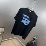 weigou_183840_2_acce412339 P80 dio~迪奥 厚板滴胶立体字母 《区别通货面料》双纱纯棉紧密纱线短袖T恤, 上身十分舒适,男女同款半袖,落肩宽松版型 颜色: 黑色 白色 咖啡色 尺码:S(90-130斤) M(125-150斤) L(135-165斤) XL(160-190斤) XXL(185-220斤)