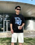 weigou_183840_8_2f91c367a1 P80 dio~迪奥 厚板滴胶立体字母 《区别通货面料》双纱纯棉紧密纱线短袖T恤, 上身十分舒适,男女同款半袖,落肩宽松版型 颜色: 黑色 白色 咖啡色 尺码:S(90-130斤) M(125-150斤) L(135-165斤) XL(160-190斤) XXL(185-220斤)
