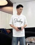 weigou_184302_6_d763c1cfac P80 dio~签名款刺绣 区别通货面料:双纱纯棉7A抗菌短袖tee 上身十分舒适,男女同款半袖,落肩宽松版型 颜色: 黑色 白色 咖啡色 尺码:S(90-130斤) M(125-150斤) L(135-165斤) XL(160-190斤) XXL(185-220斤)