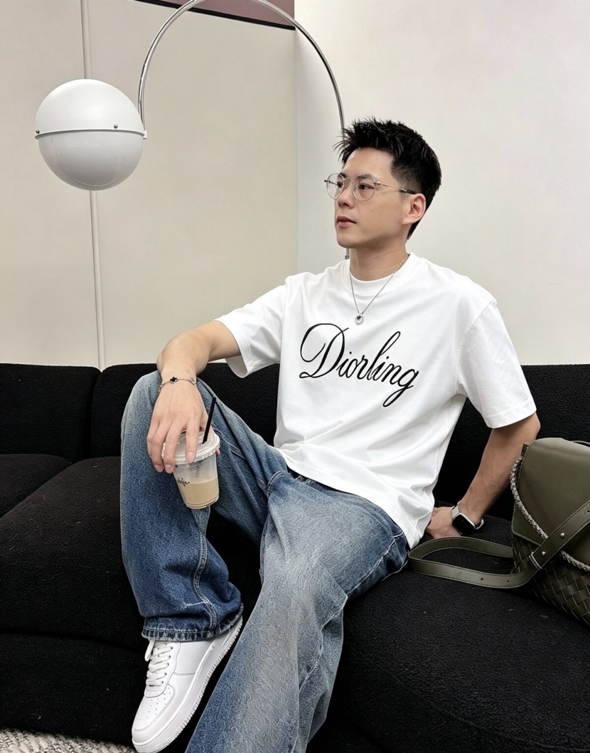 weigou_184302_7_aac836ce4d P80 dio~签名款刺绣 区别通货面料:双纱纯棉7A抗菌短袖tee 上身十分舒适,男女同款半袖,落肩宽松版型 颜色: 黑色 白色 咖啡色 尺码:S(90-130斤) M(125-150斤) L(135-165斤) XL(160-190斤) XXL(185-220斤)