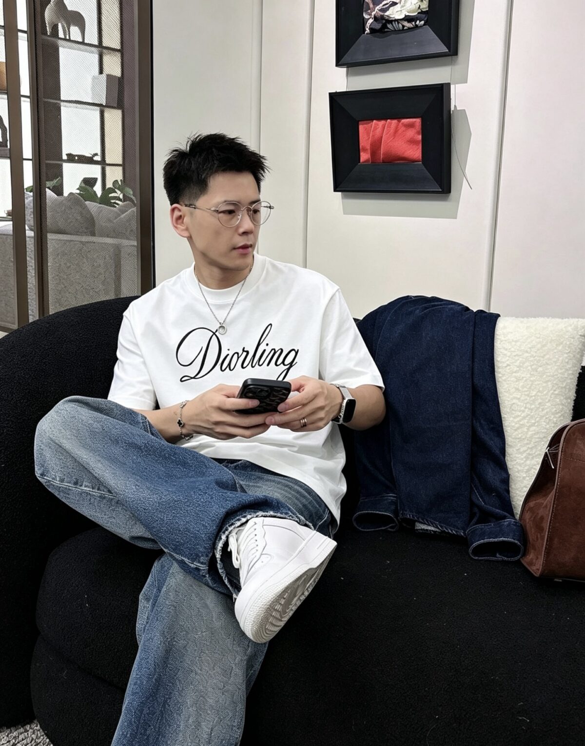 weigou_184302_8_cf27791fcb P80 dio~签名款刺绣 区别通货面料:双纱纯棉7A抗菌短袖tee 上身十分舒适,男女同款半袖,落肩宽松版型 颜色: 黑色 白色 咖啡色 尺码:S(90-130斤) M(125-150斤) L(135-165斤) XL(160-190斤) XXL(185-220斤)
