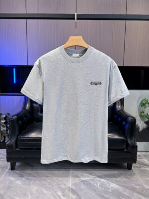 P65 DIOR迪奥 刺绣款 2026春夏经典圆领短袖T恤采用280克双纱精棉，衣服偏厚使整体高透气和柔软性，高版本，三标齐全！男女同款 颜色：白色 黑色 灰色 杏色 -尺码：S M L XL