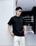 P75 Dio～胸前字母刺绣 《区别通货面料》 7a抗菌短袖tee 上身十分舒适，男女同款半袖，落肩宽松版型 颜色: 黑色 白色 咖啡色 尺码：S（90-130斤） M（125-150斤） L（135-165斤） XL（160-190斤） XXL（185-220斤）